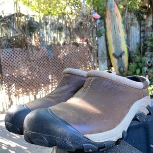 Keen Men's Slip-On Loafer in Brown and Tan  size 12 real nice looking shoes
